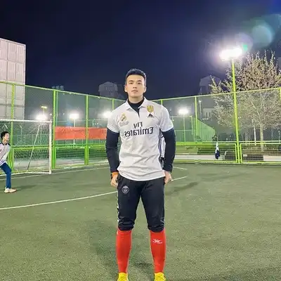 秦玲
